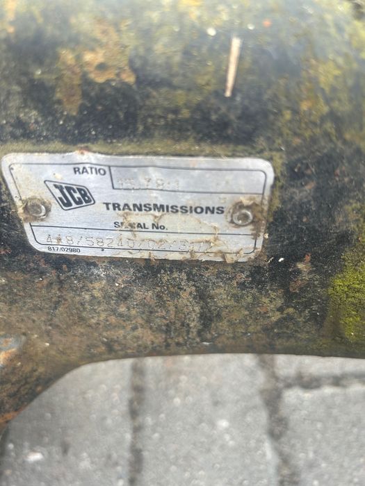 zwolnica most przedni atak Jcb 3cx 4cx ładowarka clark spicer carraro