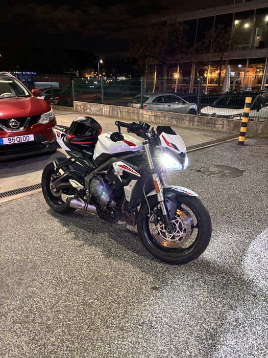 Street Triple 660s (Carta A2 deslimitada)
