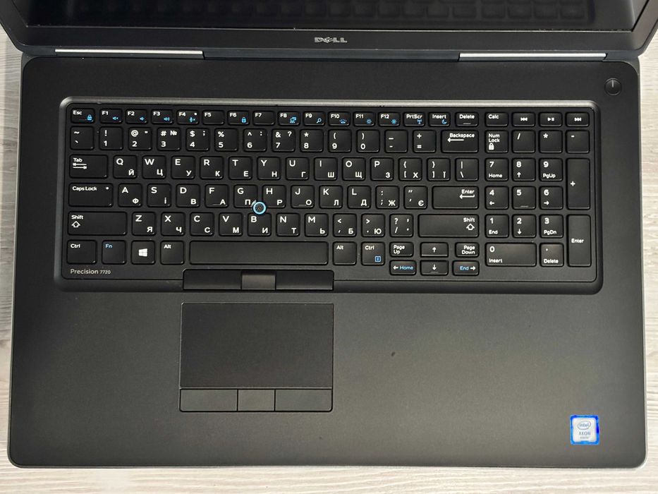 Dell Precision 7720 | Nvidia P4000 8Gb | 256Gb SSD | 16Gb RAM | Intel Xeon E3-1545M v5