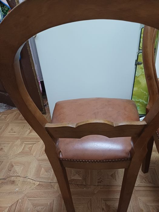 Conjunto de duas cadeiras em bom estado