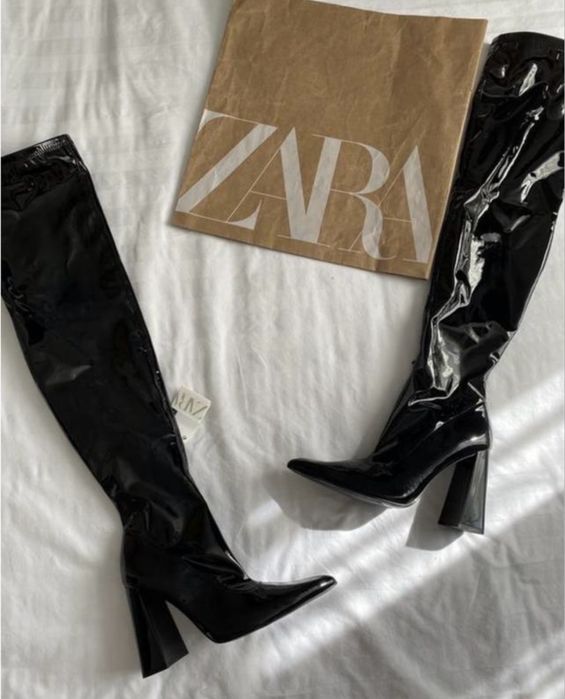 Лакові чорні ботфорти zara