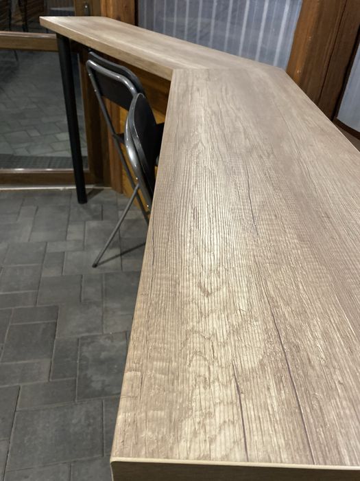 Барний стіл зі стільцями