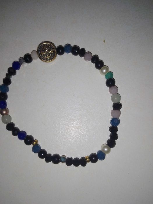 Pulseira multicolor em excelente estado