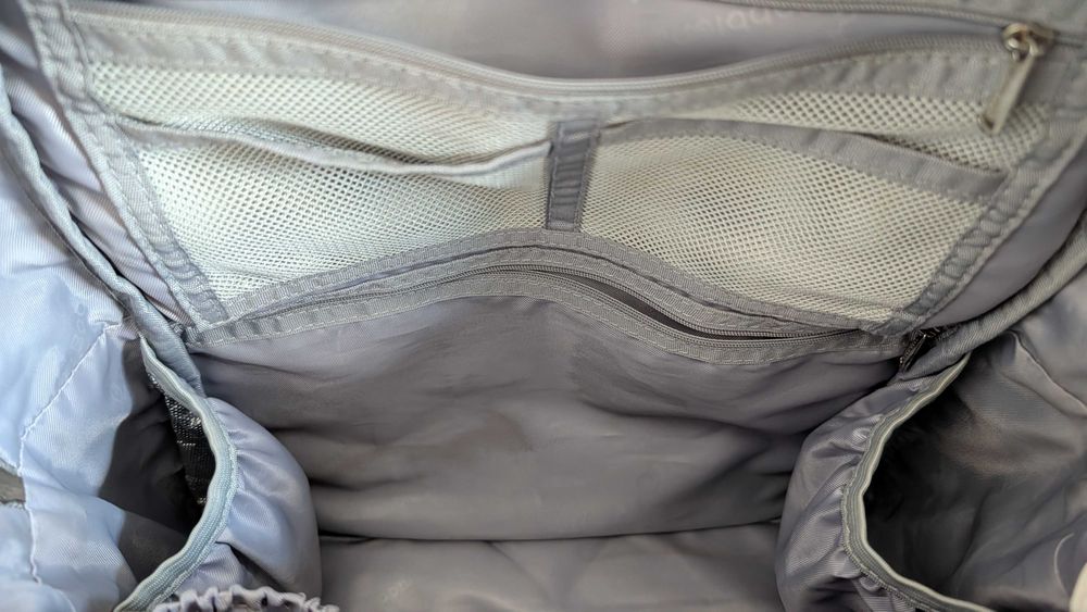 Mala para fraldas com bolsos térmicos para biberões e estojo para chupetas
