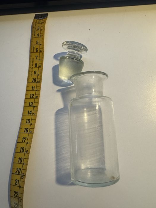 Frascos, lamaprina, balões e tampas de vidro, material de laboratorio