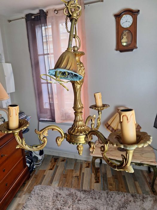 Люстра бронзовая 3х рожковая.