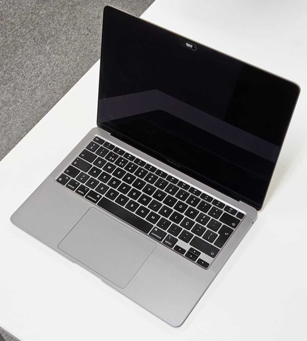 MacBook Air M1 | 8-core | 8GB RAM | 256GB SSD | 13.3"