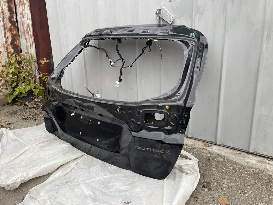 Кришка багажника (ляда) Субару Аутбек ВТ В16