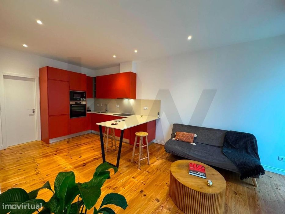 Fantástico Duplex T2 Em Alcântara | Rua Calma | 73 M²