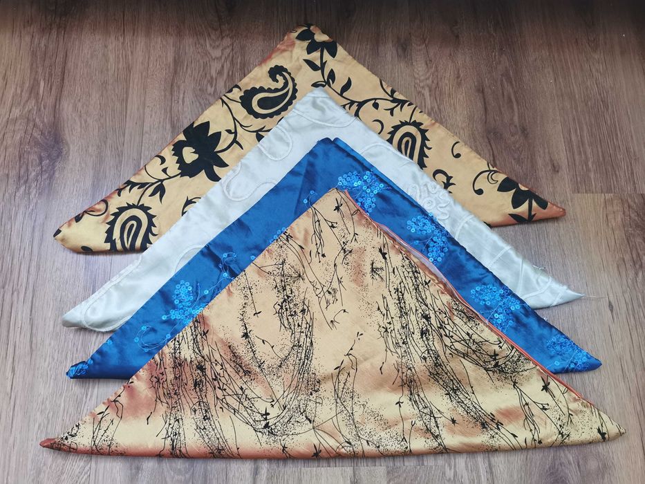 Poszewki dekoracyjne , satynowe - 4 sztuki.