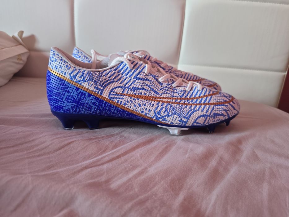 Chuteiras de  futebol, tamanho 44