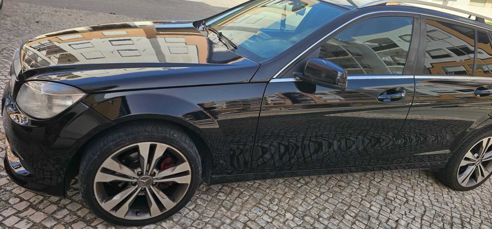Carrinha Mercedes C220 W204 imaculada