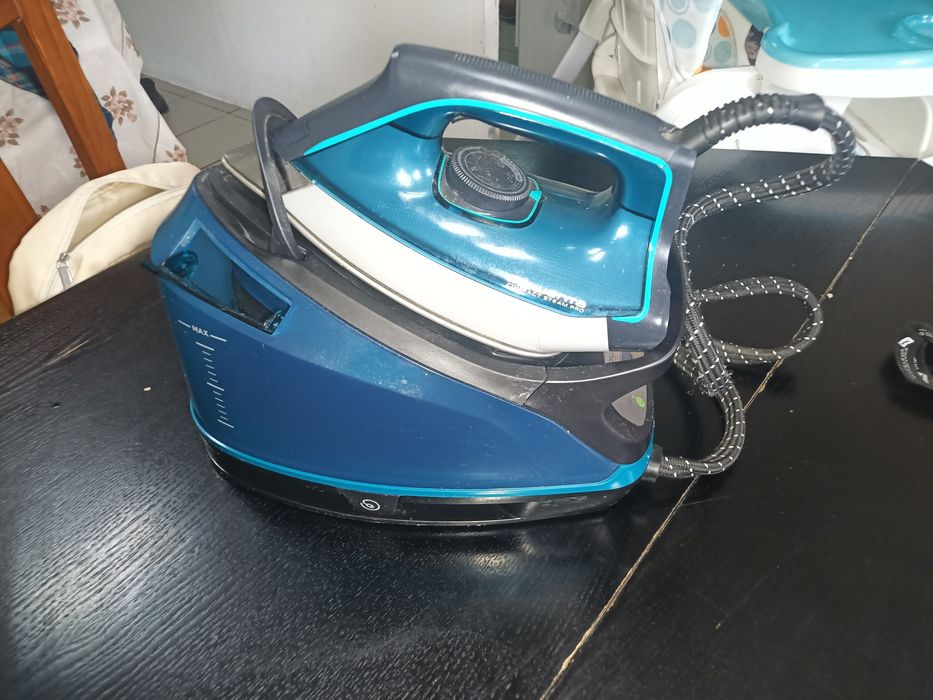Rowenta Ferro de Caldeira Compact Steam Pro