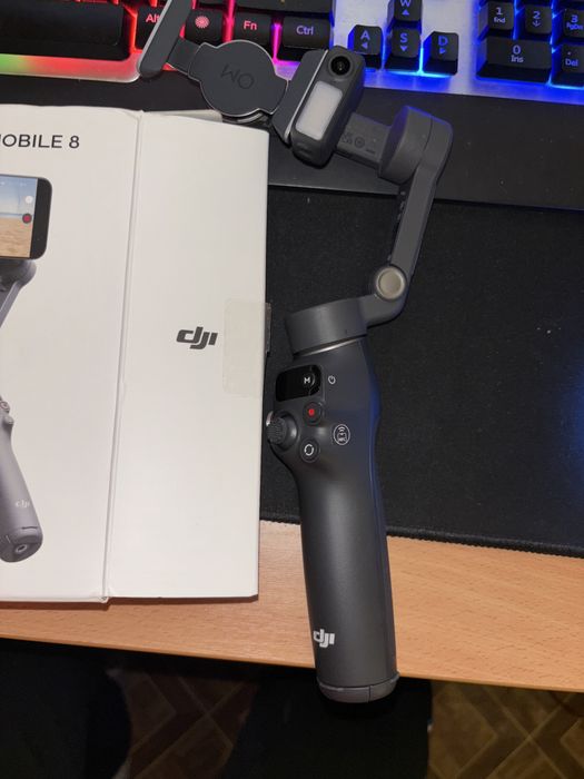 Монопод-стабілізатор Dji osmo mobile 8