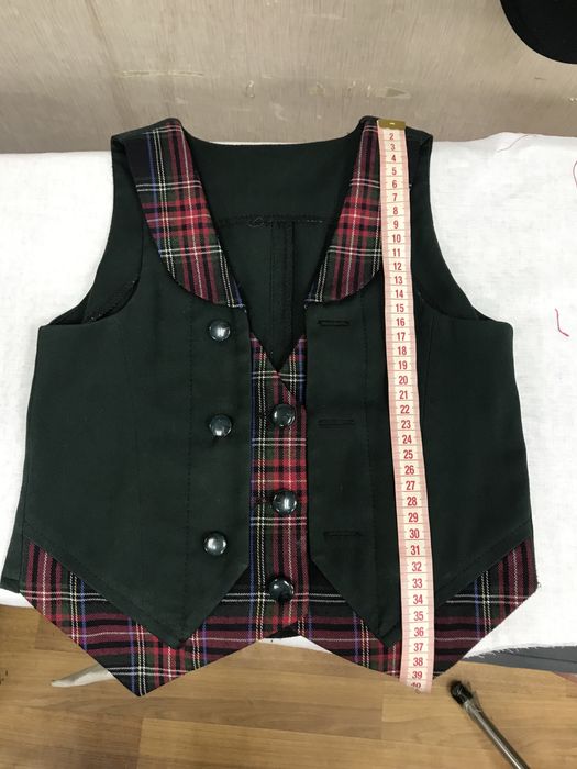 Жилетка школьная на 8-10 лет