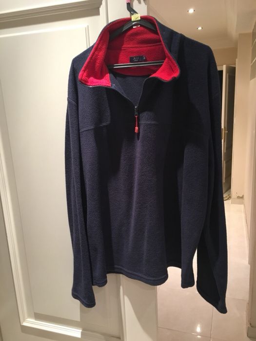 Vendo camisola azul e vermelha da marca Just