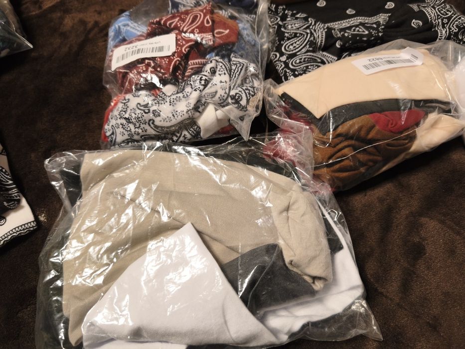 Apaszki bandamki i klamry do włosów