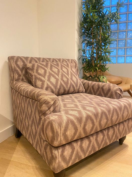 2 cadeirões de tecido