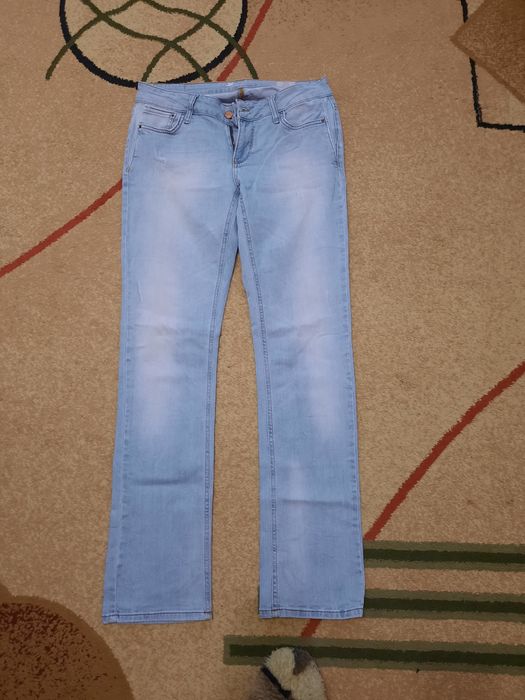 Продом женские джинсы фирмы Colins