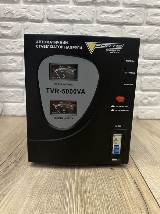 Стабілізатор напруги Luxeon SVR-5000,KEBO TDR-2000, Luxeon LDS-1500VA.