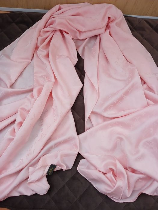 Палантины и платки Louis Vuitton щелк 100%