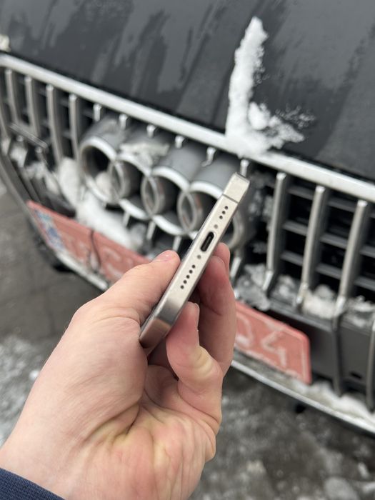 Iphone 15 pro 128 gb європа natural titanium