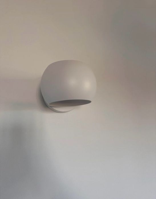 Wall-mounted light fixtures - green or white