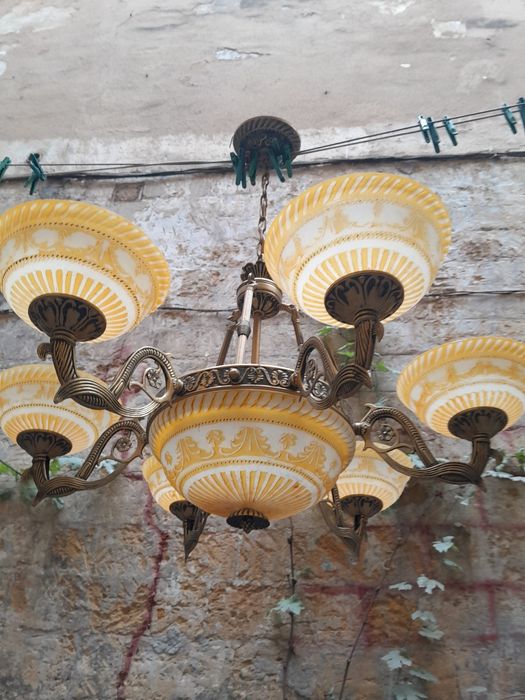 Продам люстру  в хорошим состояние все целіи