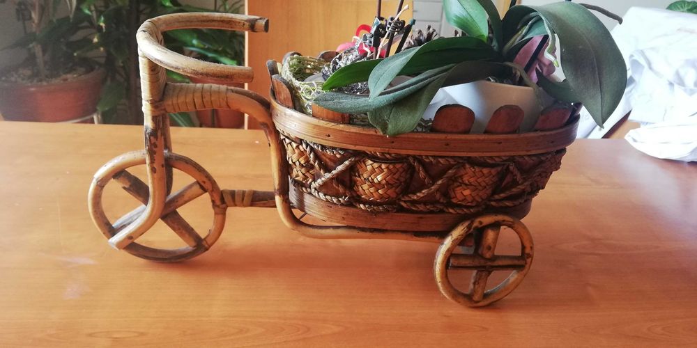 Triciclo decorativo em vime