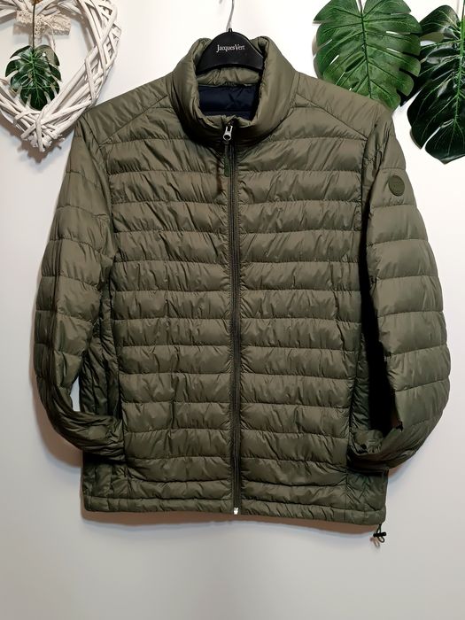 Брендова куртка  Esprit.  Р 48 . Пух-перо