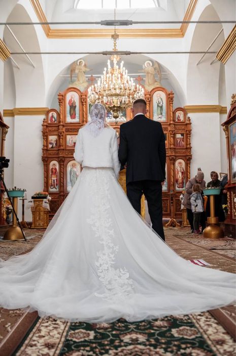 Весільна сукня в ідеальному стані,вдягнута один раз