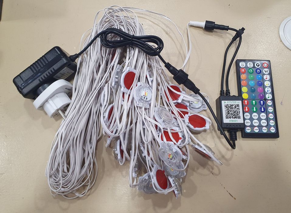 Iluminação exterior ,luzes inteligentes RGBIC  com comando