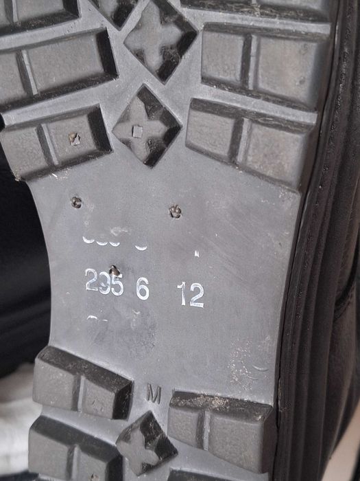 Берци Minerva розмір 44.