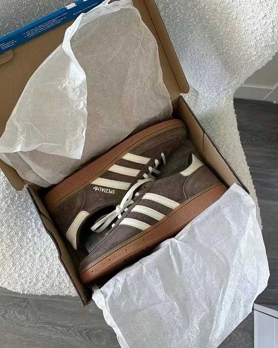 Oryginalne buty adidas damskie Buty HANDBALL brązowy R.40