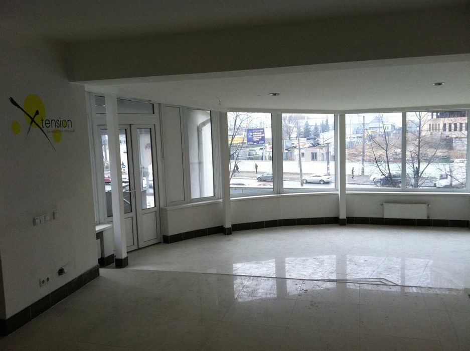 Магазин Киев 485квм метро Левобережная, Шептицкого 10 Супер Фасад