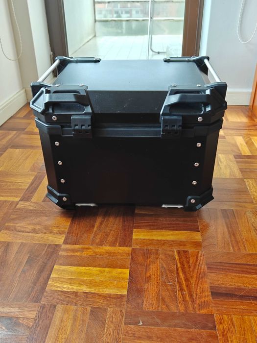 Top case universal