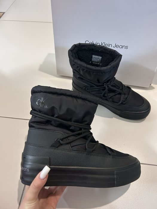 Calvin Klein (дутики / снігоходи)