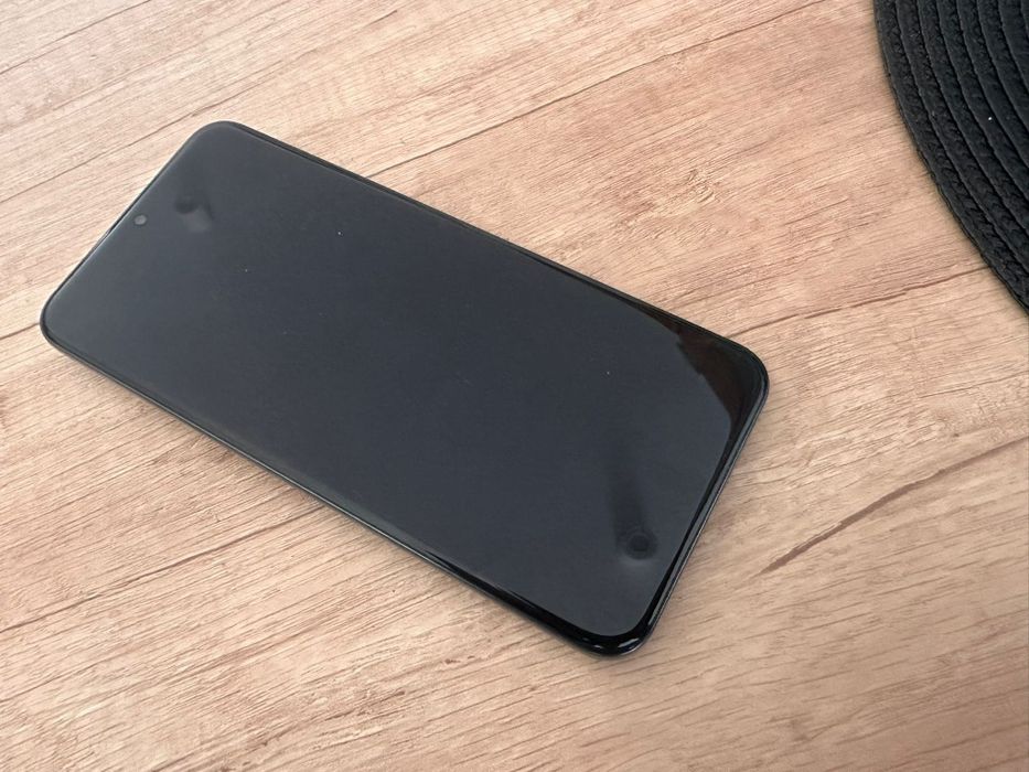 Relame 14 pro + 5G  12/512 GB
12GB (512GB)

Telefon w stanie ja