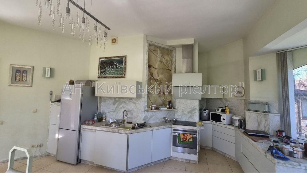 Оренда розкішного будинку 450 кв.м, у Віті-Поштовій, вул. Незалежності 2