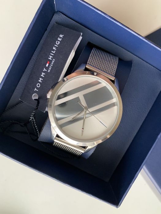 Часы Tommy Hilfiger