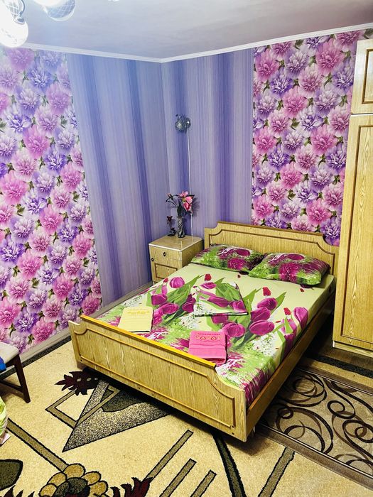 Сдам 1 кв Гагарина. 5 гор больница посуточно помесячно.