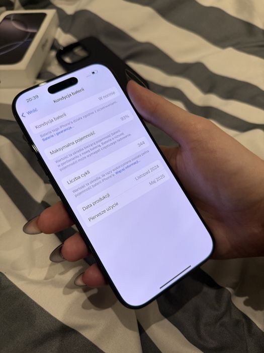 IPhone 16 pro 128gb 93% baterii