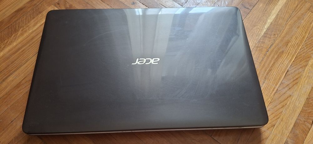 Ноутбук Acer Aspire E1-571G