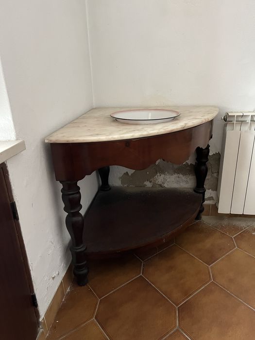 Movel antigo de canto (dois)