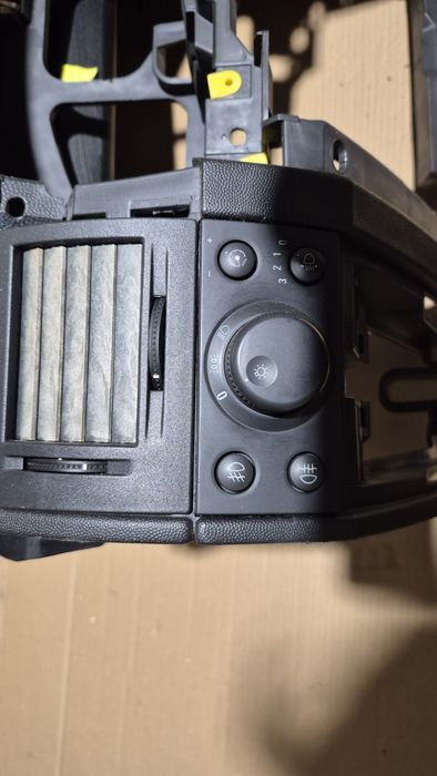 Konsola deska rozdzielcza Opel Meriva A 1.6 13129.245