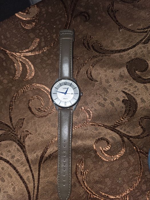 Zegarek w marki Lorus