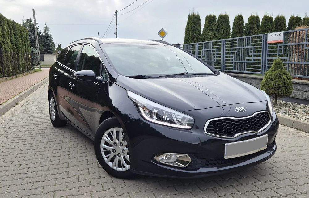 Kia Ceed benzyna nawigacja Ledy klimatronik