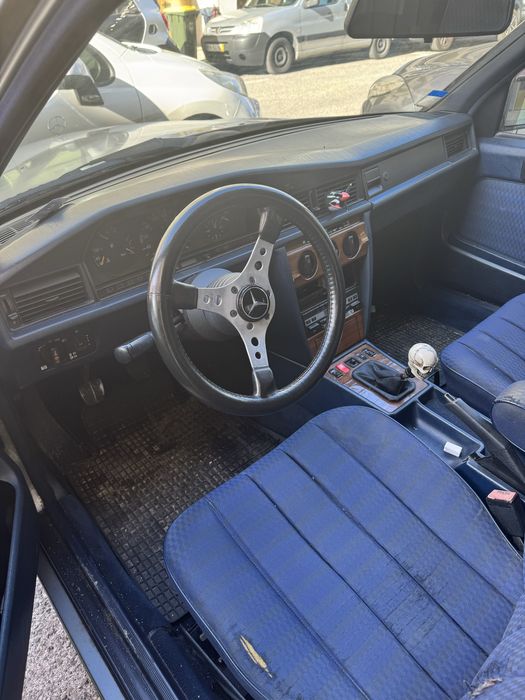 Mercedes 190 d 2.5 caixa de 5 velocidades