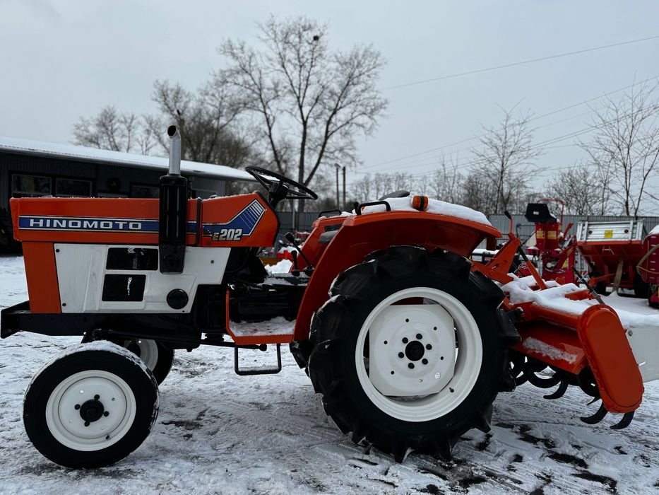 Трактор японський Hinimoto E 202 не китай kubota yanmar iseki