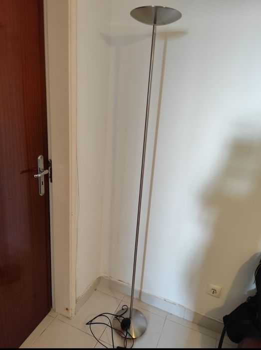 Candeeiro de pé led